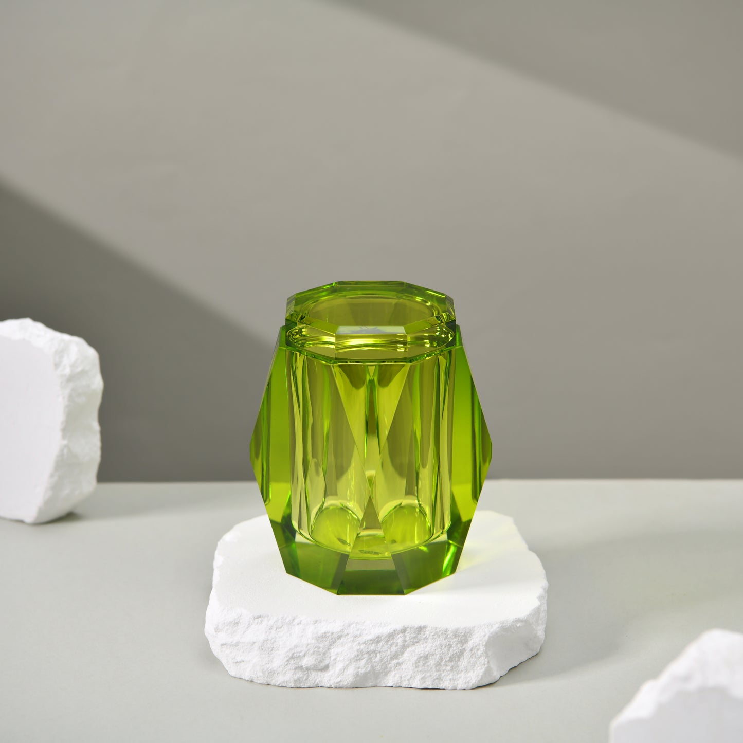 PIANZA BRUSH HOLDER
