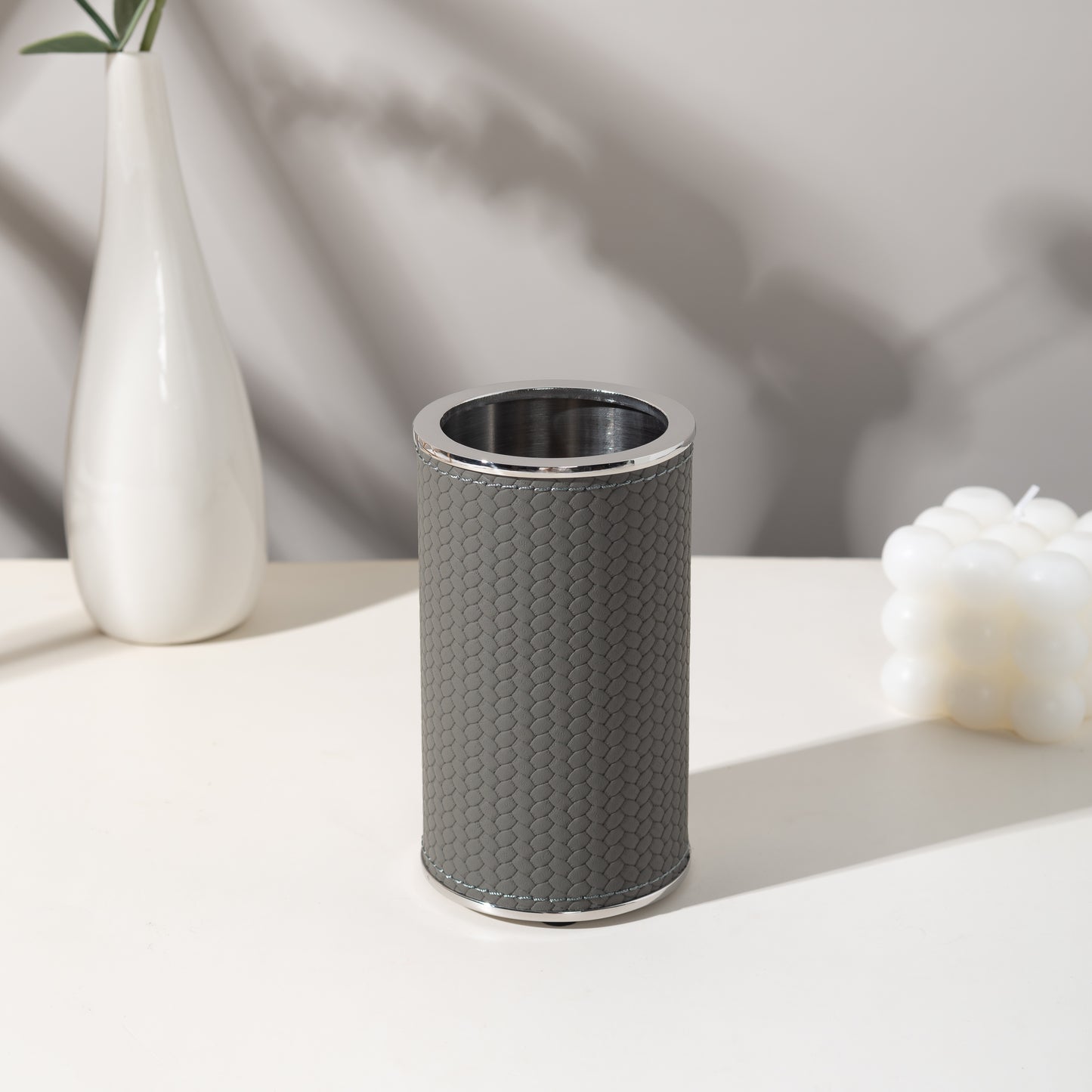 LAMON ROUND SLATE SERENADE BRUSH HOLDER