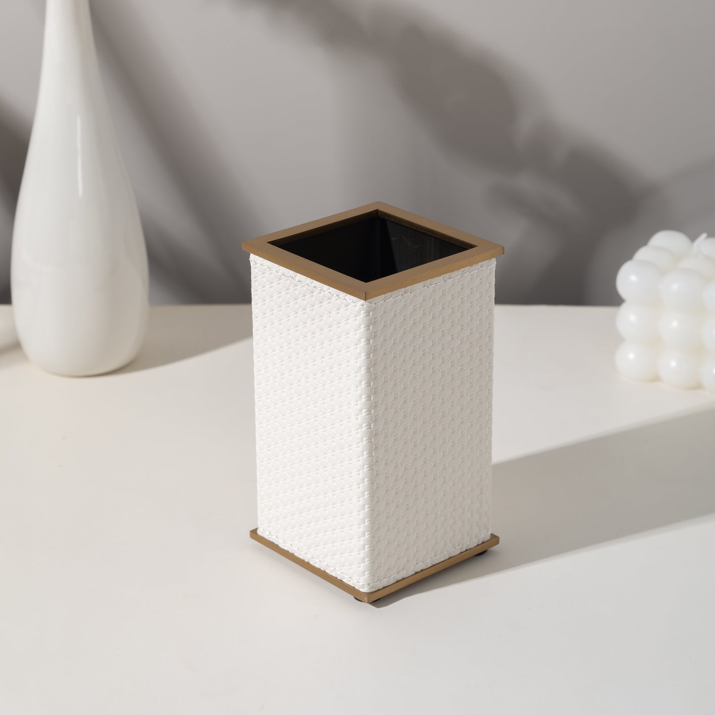 LAMON SQUARE IVORY BRUSH HOLDER